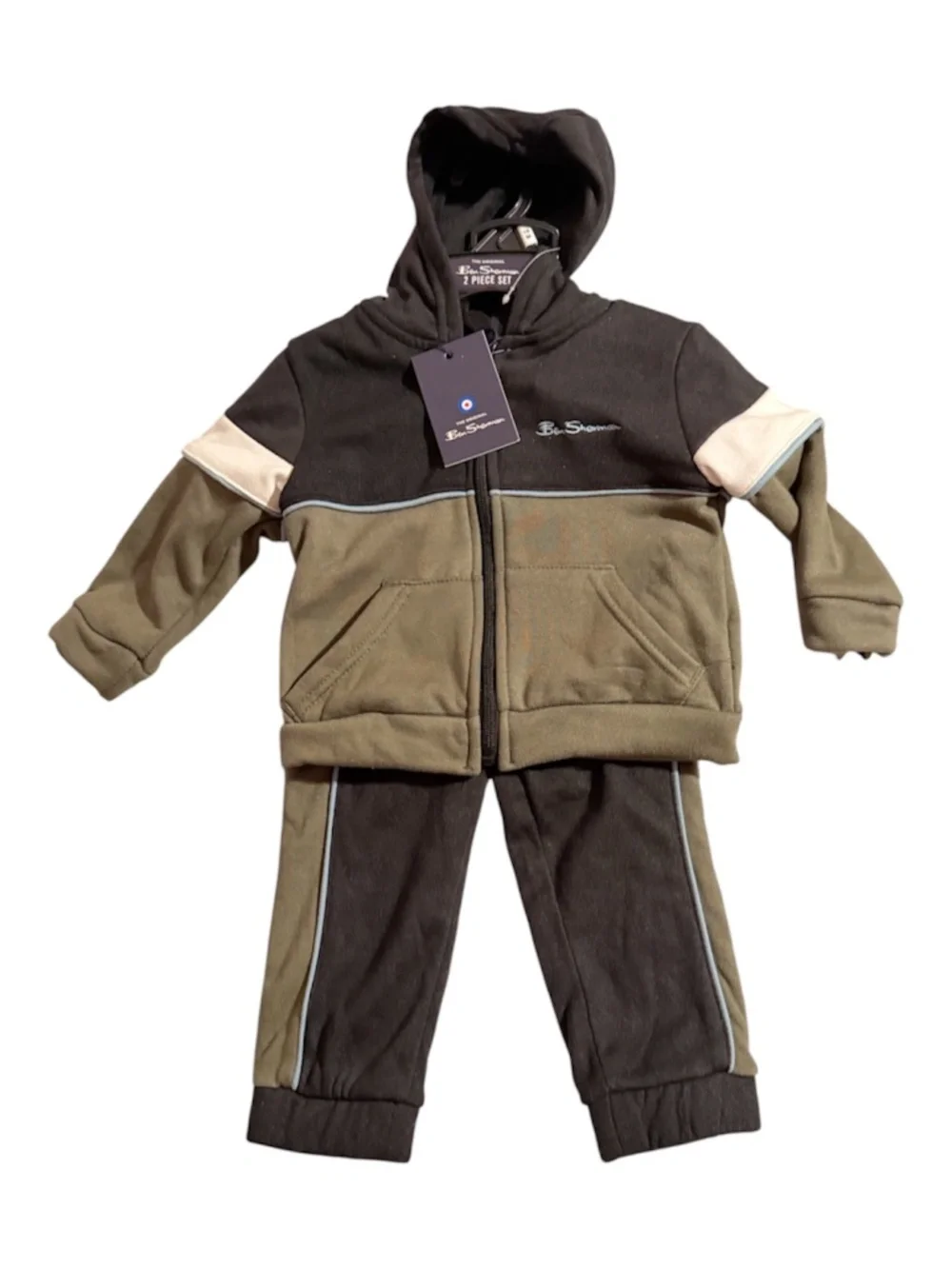 🆕 Ben Sherman 2pc Set size 18 months